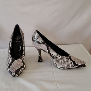 NEW Vince Camuto Ishani Pointed Toe Pump